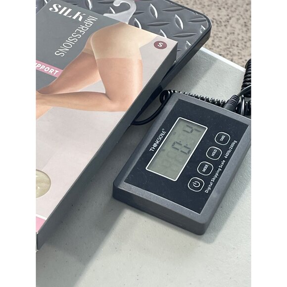 Silk Impressions Pantyhose Size Small Sheer Medium Support 30 Denier 2 Pack NEW - Picture 6 of 6